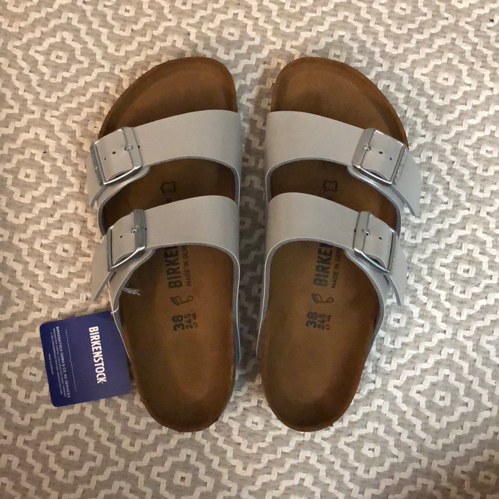 NWT Arizona Birko-Flor Silver, Regular, US Size 7